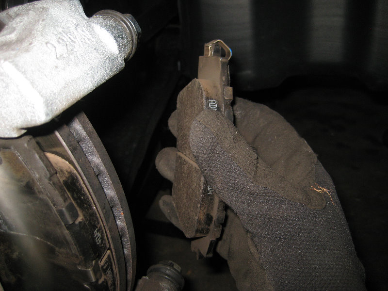 2014-2018-Toyota-Corolla-Front-Brake-Pads-Replacement-Guide-031