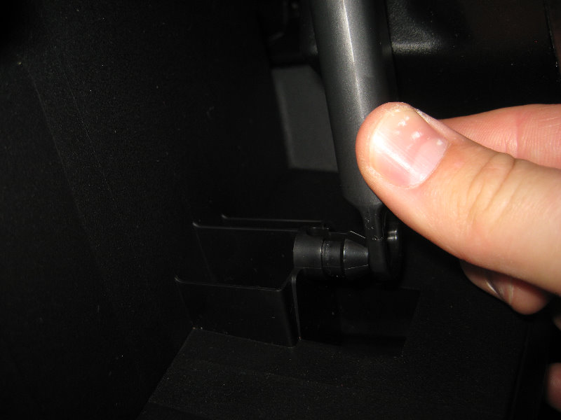 2014-2018-Toyota-Corolla-Cabin-Air-Filter-Replacement-Guide-026