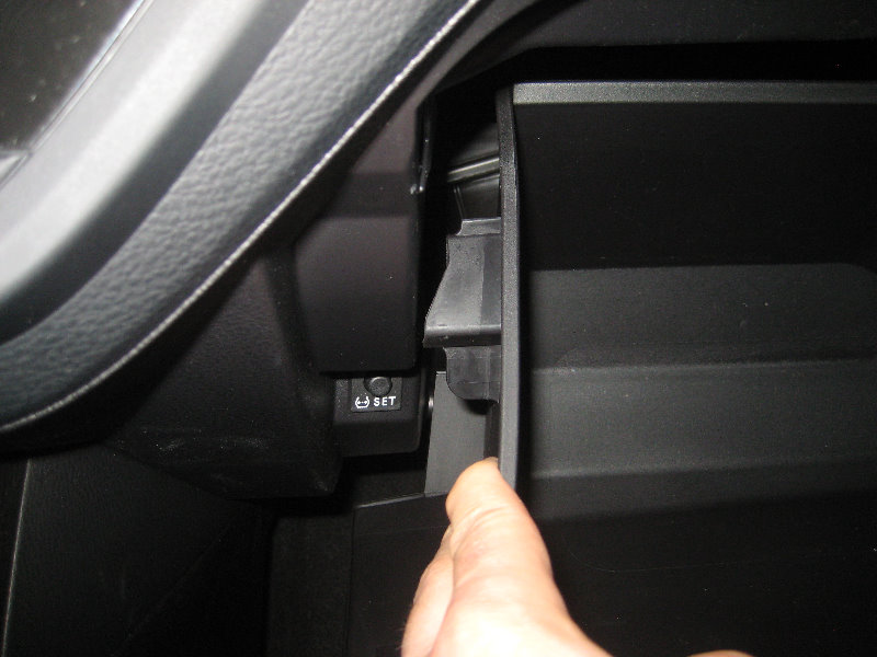 2014-2018-Toyota-Corolla-Cabin-Air-Filter-Replacement-Guide-028