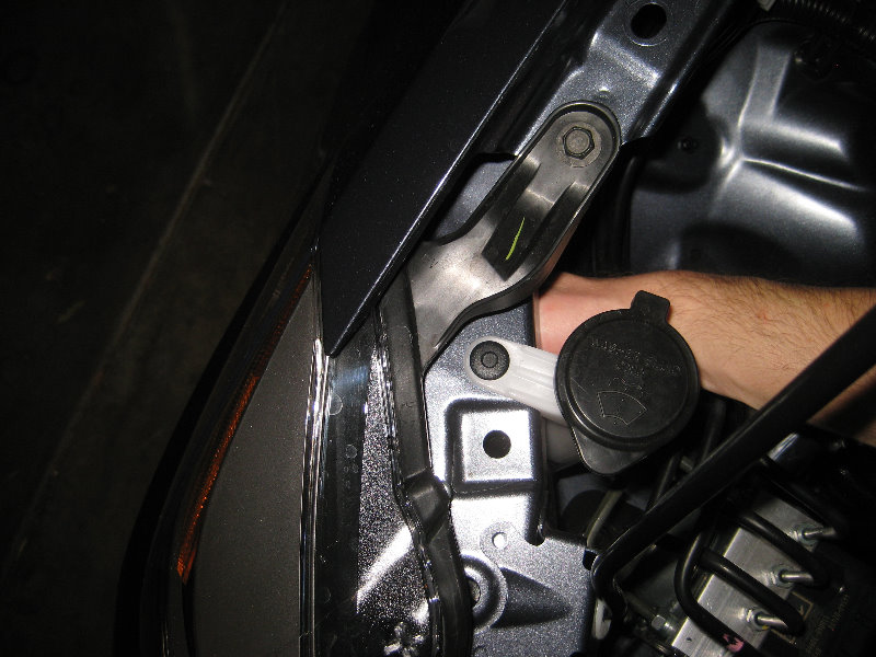 2014-2018-Toyota-Corolla-Headlight-Bulbs-Replacement-Guide-023