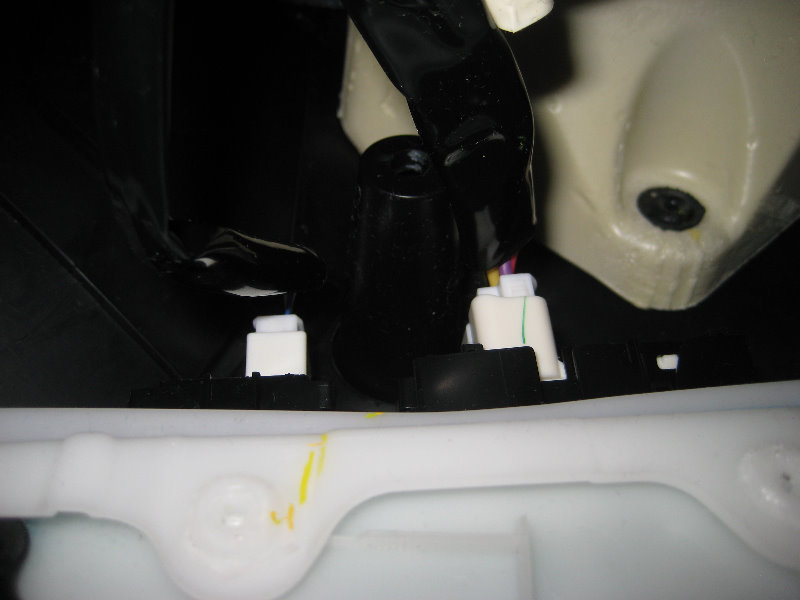 2014-2018-Toyota-Corolla-Interior-Door-Panel-Removal-Guide-031