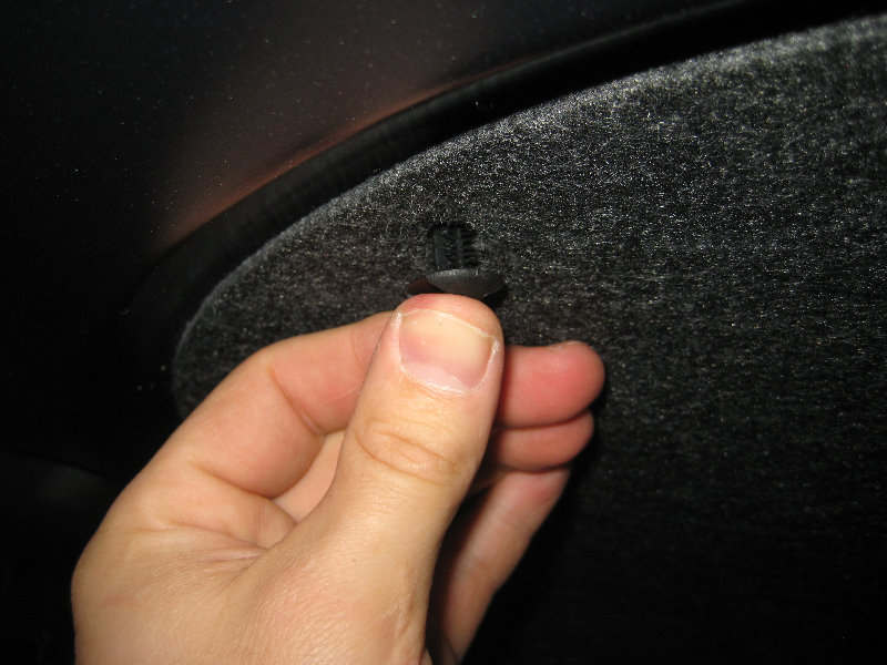 2014-2018-Toyota-Corolla-License-Plate-Light-Bulbs-Replacement-Guide-021