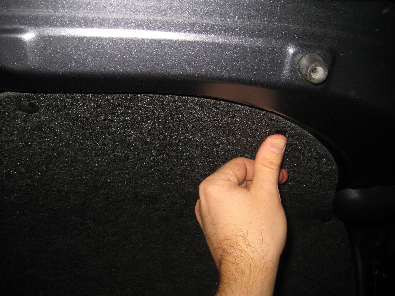 2014-2018-Toyota-Corolla-License-Plate-Light-Bulbs-Replacement-Guide-022