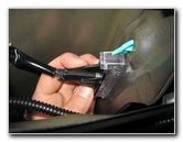 2014-2018-Toyota-Corolla-License-Plate-Light-Bulbs-Replacement-Guide-019