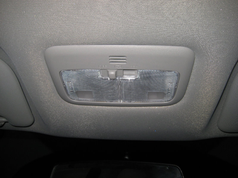 2014-2018-Toyota-Corolla-Map-Light-Bulbs-Replacement-Guide-001