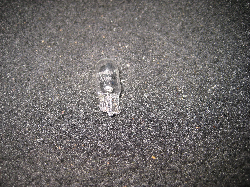 2014-2018-Toyota-Corolla-Map-Light-Bulbs-Replacement-Guide-007