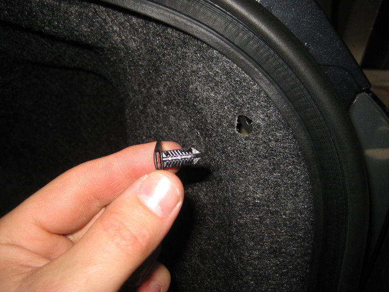 2014-2018-Toyota-Corolla-Tail-Light-Bulbs-Replacement-Guide-004