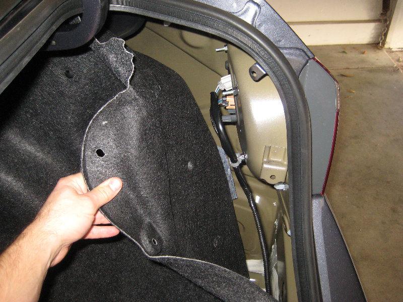 2014-2018-Toyota-Corolla-Tail-Light-Bulbs-Replacement-Guide-007