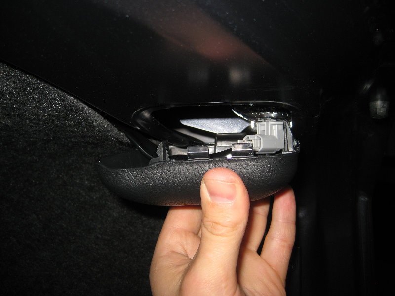 2014-2018-Toyota-Corolla-Tail-Light-Bulbs-Replacement-Guide-031