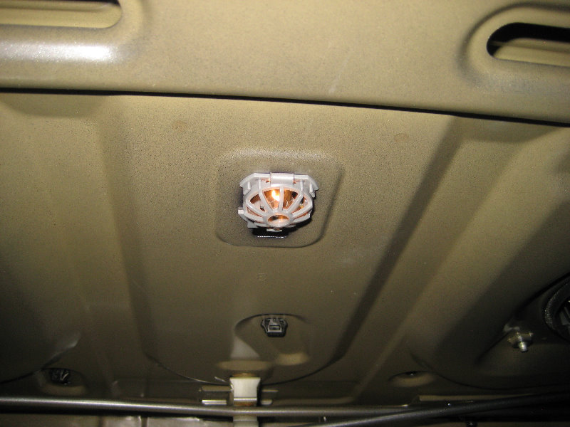 2014-2018-Toyota-Corolla-Trunk-Light-Bulb-Replacement-Guide-001