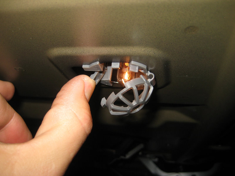 2014-2018-Toyota-Corolla-Trunk-Light-Bulb-Replacement-Guide-003