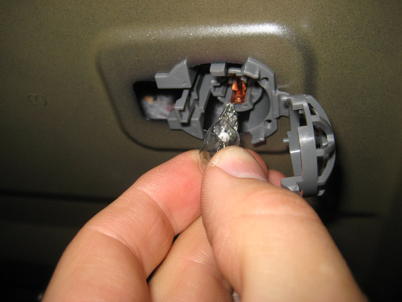 2014-2018-Toyota-Corolla-Trunk-Light-Bulb-Replacement-Guide-008