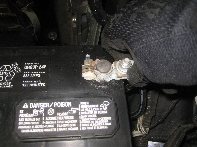 2014-2018-Toyota-Highlander-12V-Automotive-Battery-Replacement-Guide-020