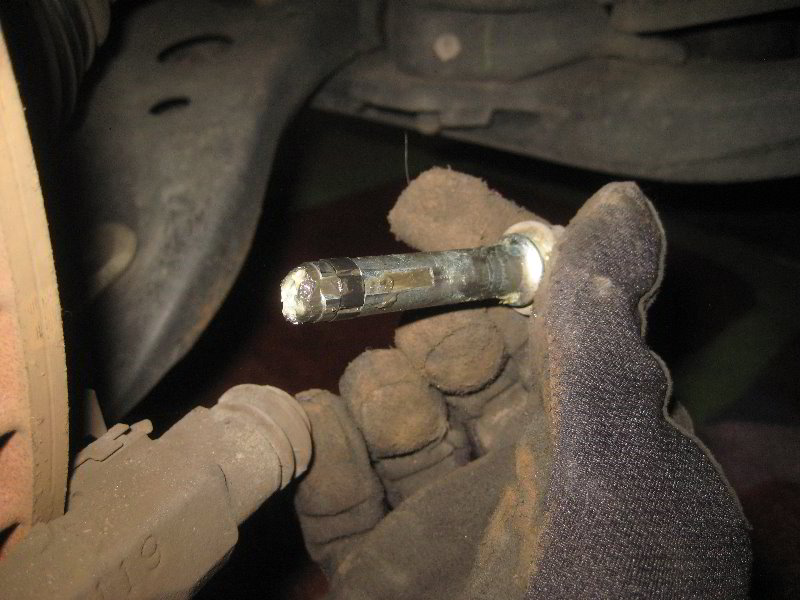 2014-2018-Toyota-Highlander-Front-Brake-Pads-Replacement-Guide-025