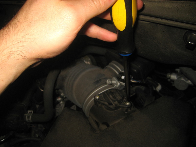 2014-2018-Toyota-Highlander-Mass-Airflow-Sensor-Replacement-Guide-007