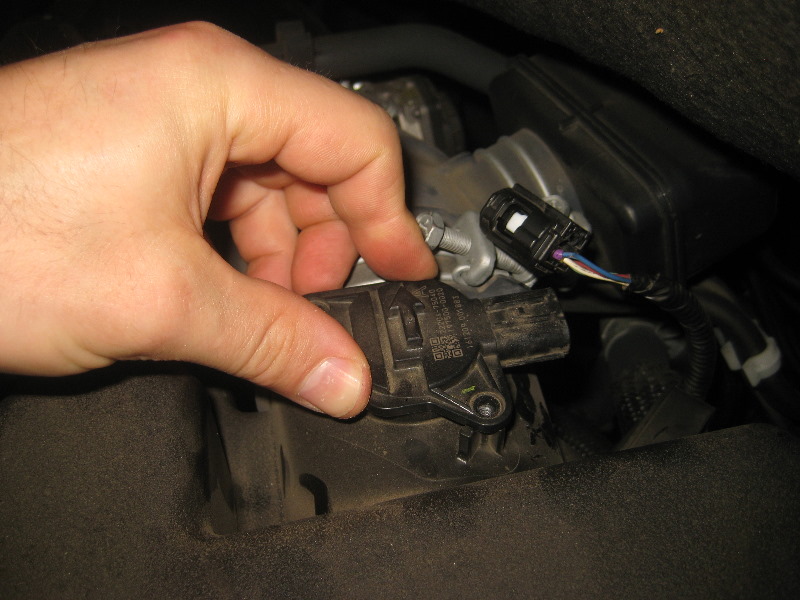 2014-2018-Toyota-Highlander-Mass-Airflow-Sensor-Replacement-Guide-013