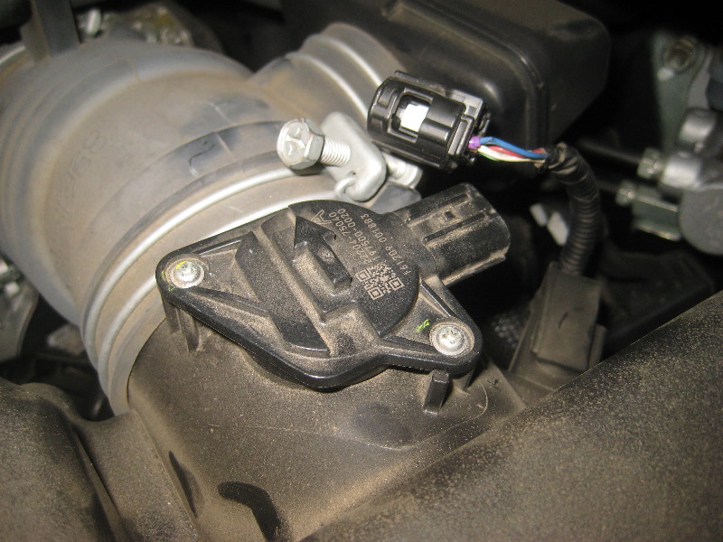 2014-2018-Toyota-Highlander-Mass-Airflow-Sensor-Replacement-Guide-016