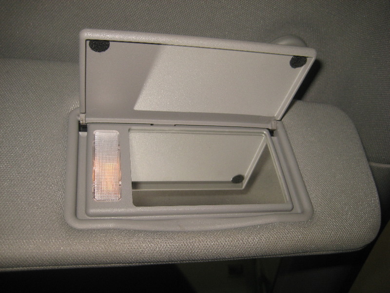 2014-2018-Toyota-Highlander-Vanity-Mirror-Light-Bulb-Replacement-Guide-002