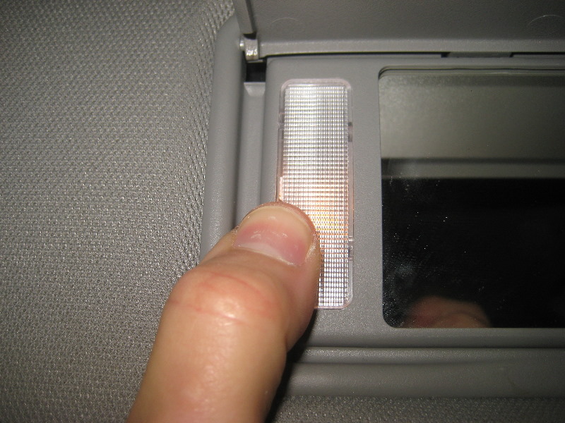 2014-2018-Toyota-Highlander-Vanity-Mirror-Light-Bulb-Replacement-Guide-013