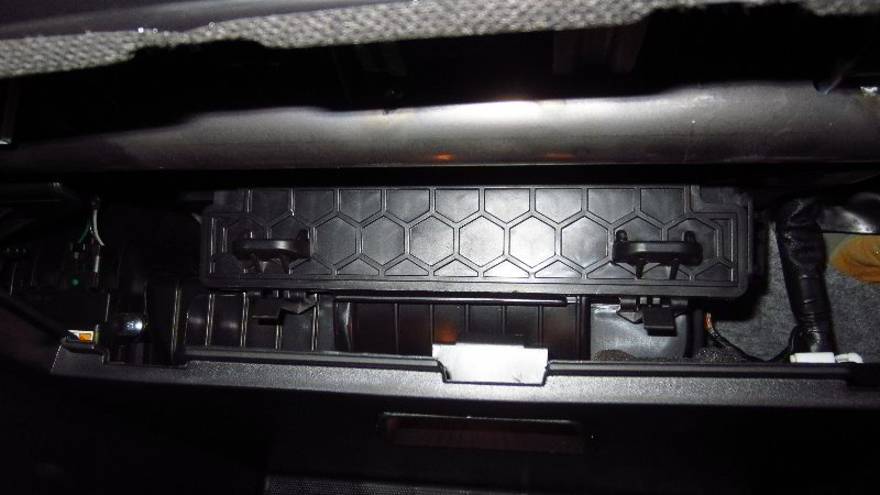 2014-2019-Kia-Soul-Cabin-Air-Filter-Replacement-Guide-009