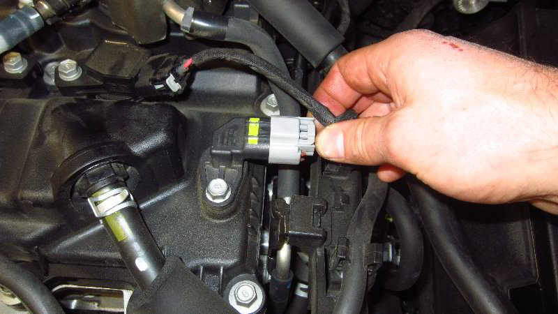 2014-2019-Kia-Soul-Camshaft-Position-Sensors-Replacement-Guide-023