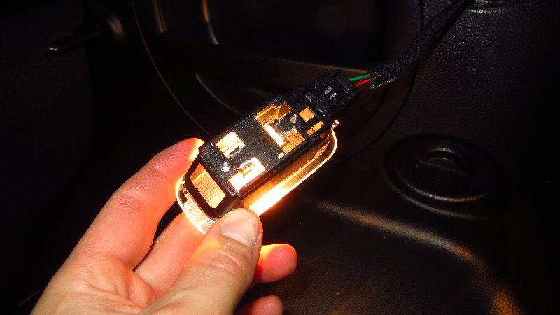 2014-2019-Kia-Soul-Cargo-Area-Light-Bulb-Replacement-Guide-003