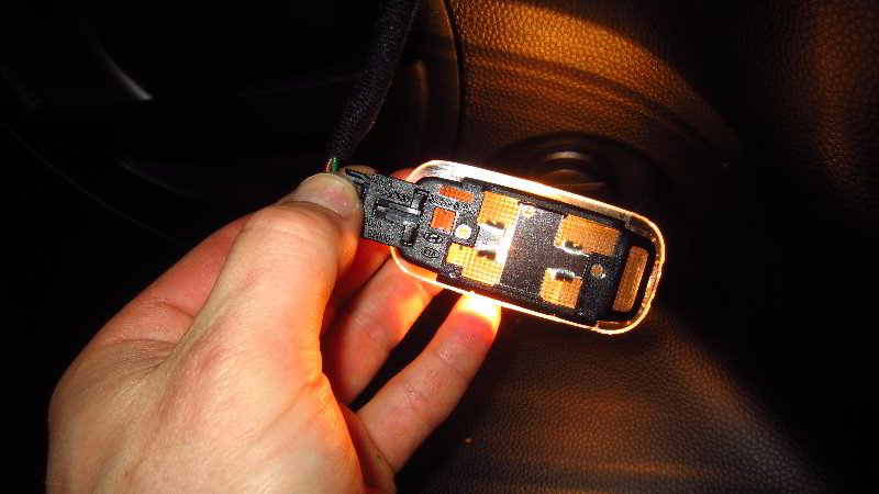 2014-2019-Kia-Soul-Cargo-Area-Light-Bulb-Replacement-Guide-004