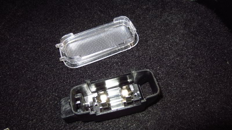 2014-2019-Kia-Soul-Cargo-Area-Light-Bulb-Replacement-Guide-007