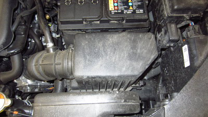 2014-2019-Kia-Soul-Engine-Air-Filter-Replacement-Guide-002