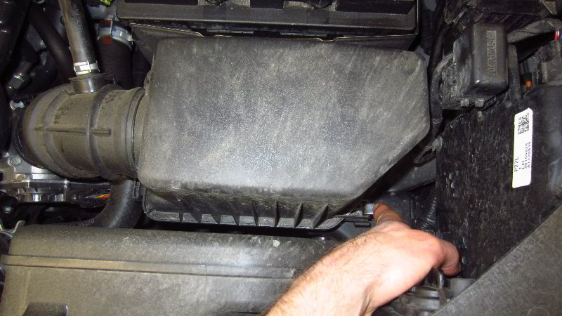 2014-2019-Kia-Soul-Engine-Air-Filter-Replacement-Guide-005