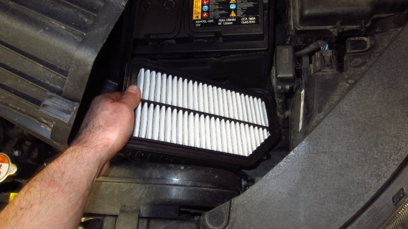 2014-2019-Kia-Soul-Engine-Air-Filter-Replacement-Guide-010