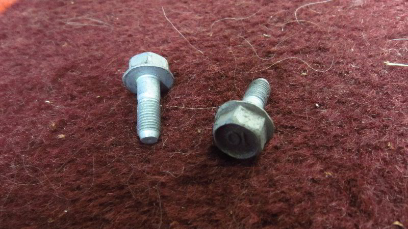 2014-2019-Kia-Soul-Front-Brake-Pads-Replacement-Guide-013