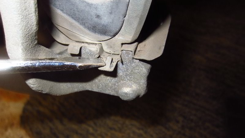 2014-2019-Kia-Soul-Front-Brake-Pads-Replacement-Guide-021