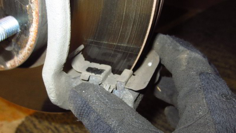 2014-2019-Kia-Soul-Front-Brake-Pads-Replacement-Guide-023