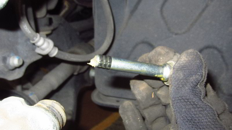 2014-2019-Kia-Soul-Front-Brake-Pads-Replacement-Guide-025