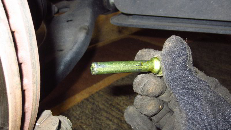 2014-2019-Kia-Soul-Front-Brake-Pads-Replacement-Guide-026