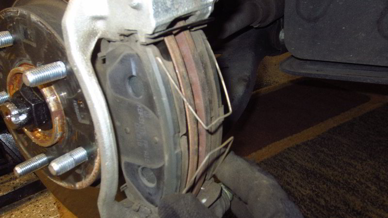 2014-2019-Kia-Soul-Front-Brake-Pads-Replacement-Guide-034