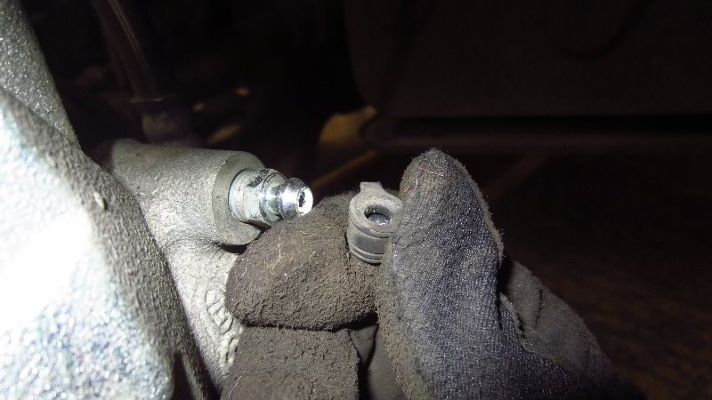 2014-2019-Kia-Soul-Front-Brake-Pads-Replacement-Guide-042