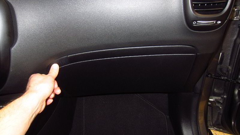 2014-2019-Kia-Soul-Glove-Box-Light-Bulb-Replacement-Guide-002