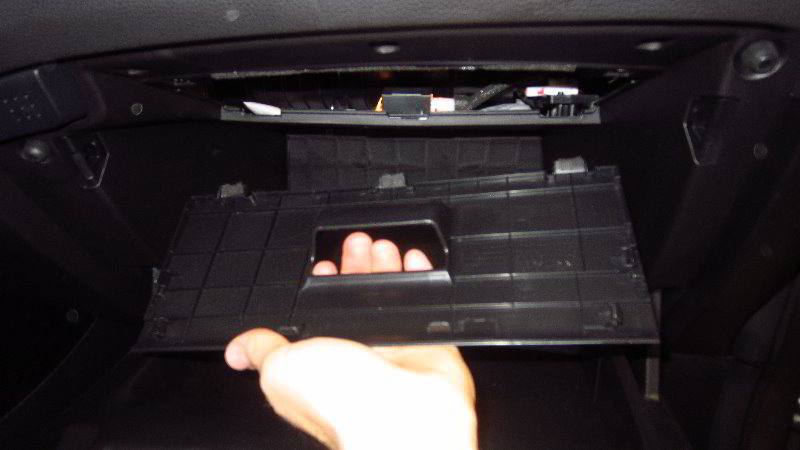 2014-2019-Kia-Soul-Glove-Box-Light-Bulb-Replacement-Guide-006