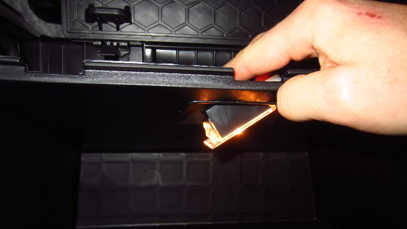 2014-2019-Kia-Soul-Glove-Box-Light-Bulb-Replacement-Guide-008
