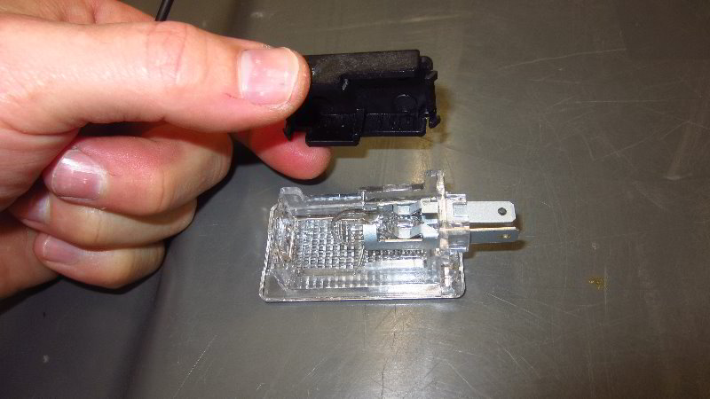 2014-2019-Kia-Soul-Glove-Box-Light-Bulb-Replacement-Guide-012