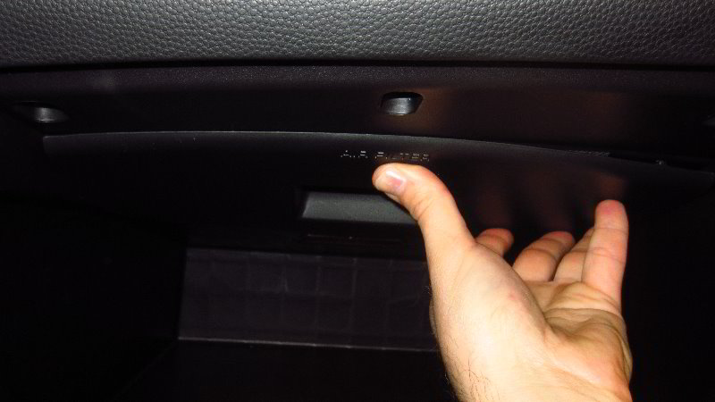 2014-2019-Kia-Soul-Glove-Box-Light-Bulb-Replacement-Guide-021