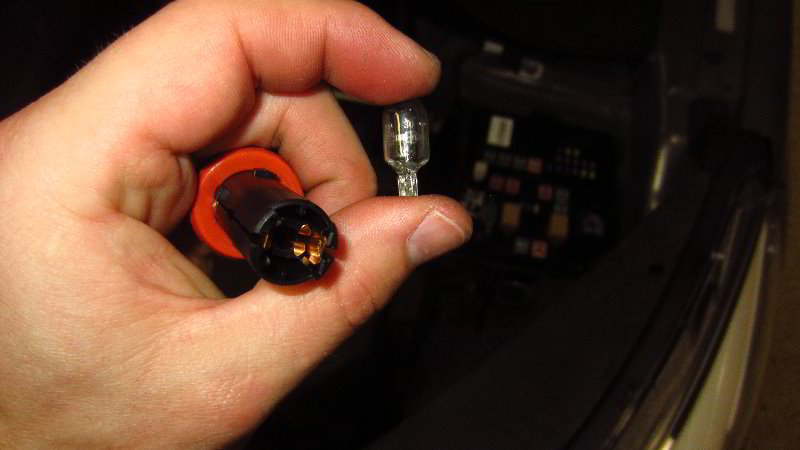 2014-2019-Kia-Soul-Headlight-Bulbs-Replacement-Guide-017