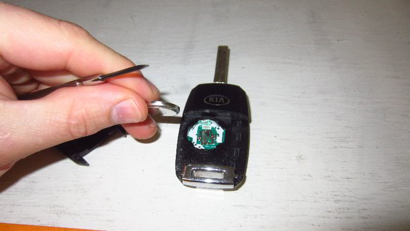 2014-2019-Kia-Soul-Key-Fob-Battery-Replacement-Guide-009