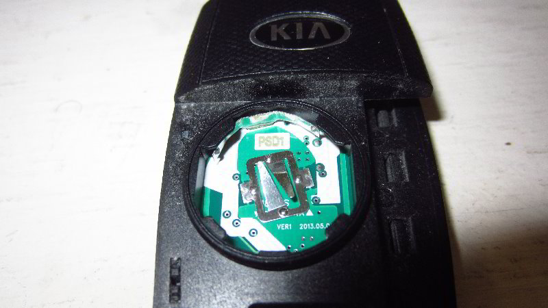2014-2019-Kia-Soul-Key-Fob-Battery-Replacement-Guide-011