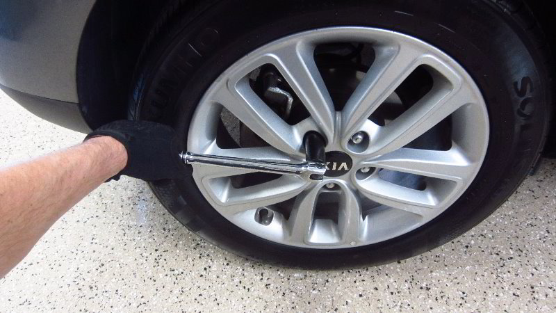 2014-2019-Kia-Soul-Rear-Brake-Pads-Replacement-Guide-002