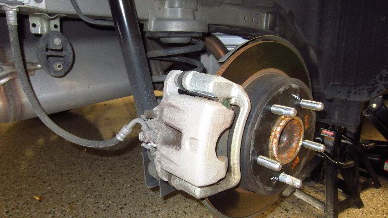 2014-2019-Kia-Soul-Rear-Brake-Pads-Replacement-Guide-006