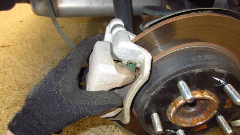 2014-2019-Kia-Soul-Rear-Brake-Pads-Replacement-Guide-011