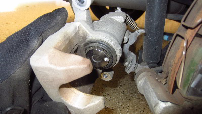 2014-2019-Kia-Soul-Rear-Brake-Pads-Replacement-Guide-012